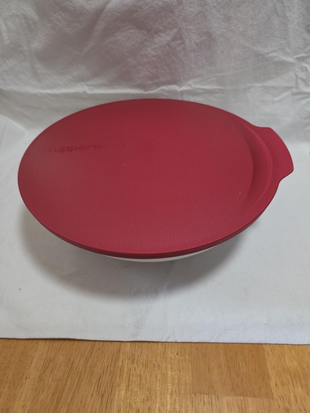 tupperware Alegree bowl large white 6216A-2 with 7899A-1 Lid NOS